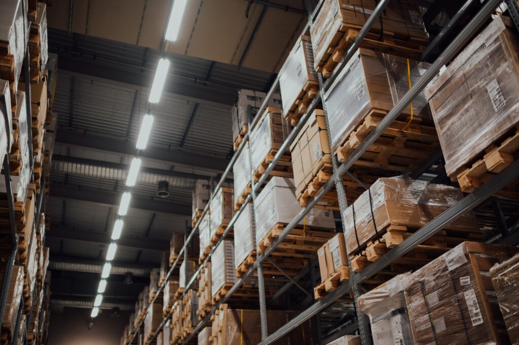 Warehouses vs Distribution Centers